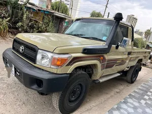 Toyota Land Cruiser 2002 Gold