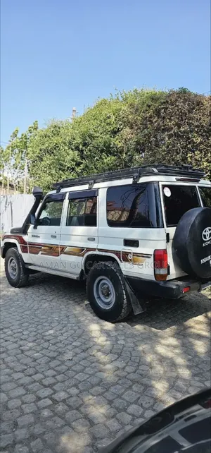 Toyota Land Cruiser 2014 Ivory