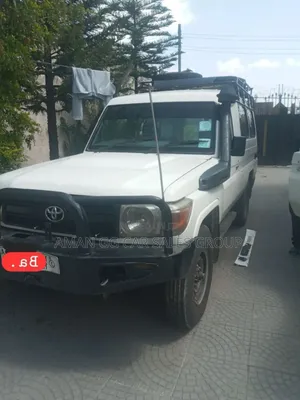 Toyota Land Cruiser 2012 White