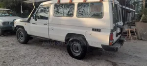 Toyota Land Cruiser 2012 White