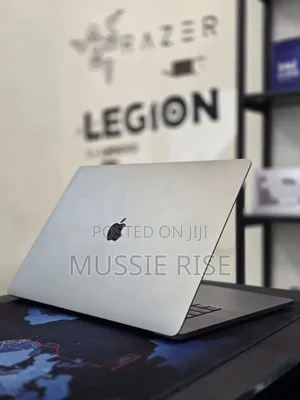 New Laptop Apple MacBook Pro 2019 16GB Intel Core I7 SSD 512GB