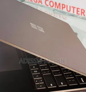 New Laptop Microsoft Surface 16GB Intel Core i7 SSD 256GB