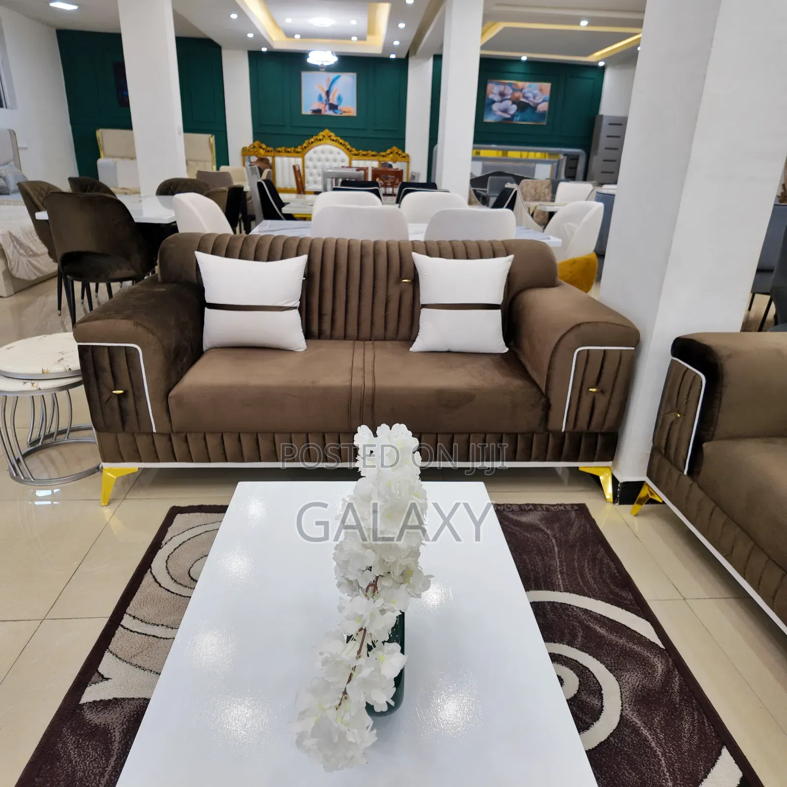 ባለ 7 መቀመጫ ሶፋ