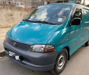 Photo - Toyota HiAce 2003 Blue