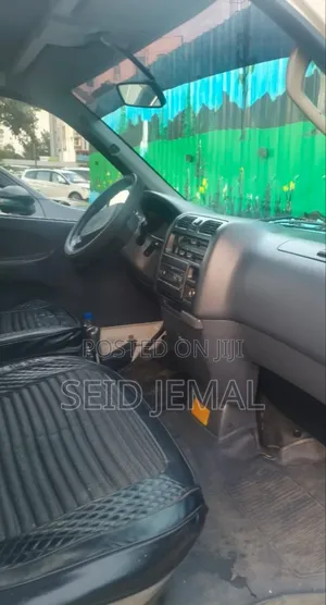 Toyota HiAce 2003 White