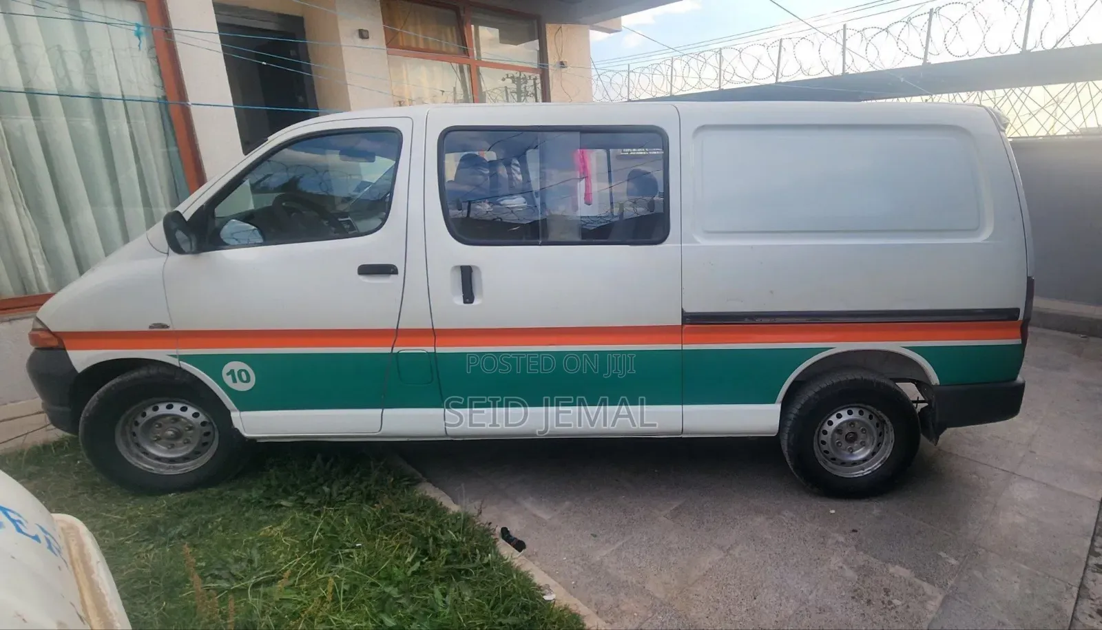 Toyota HiAce 2003 White