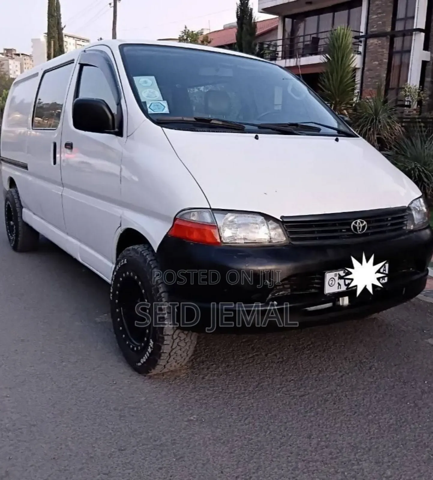 Toyota HiAce 2002 White