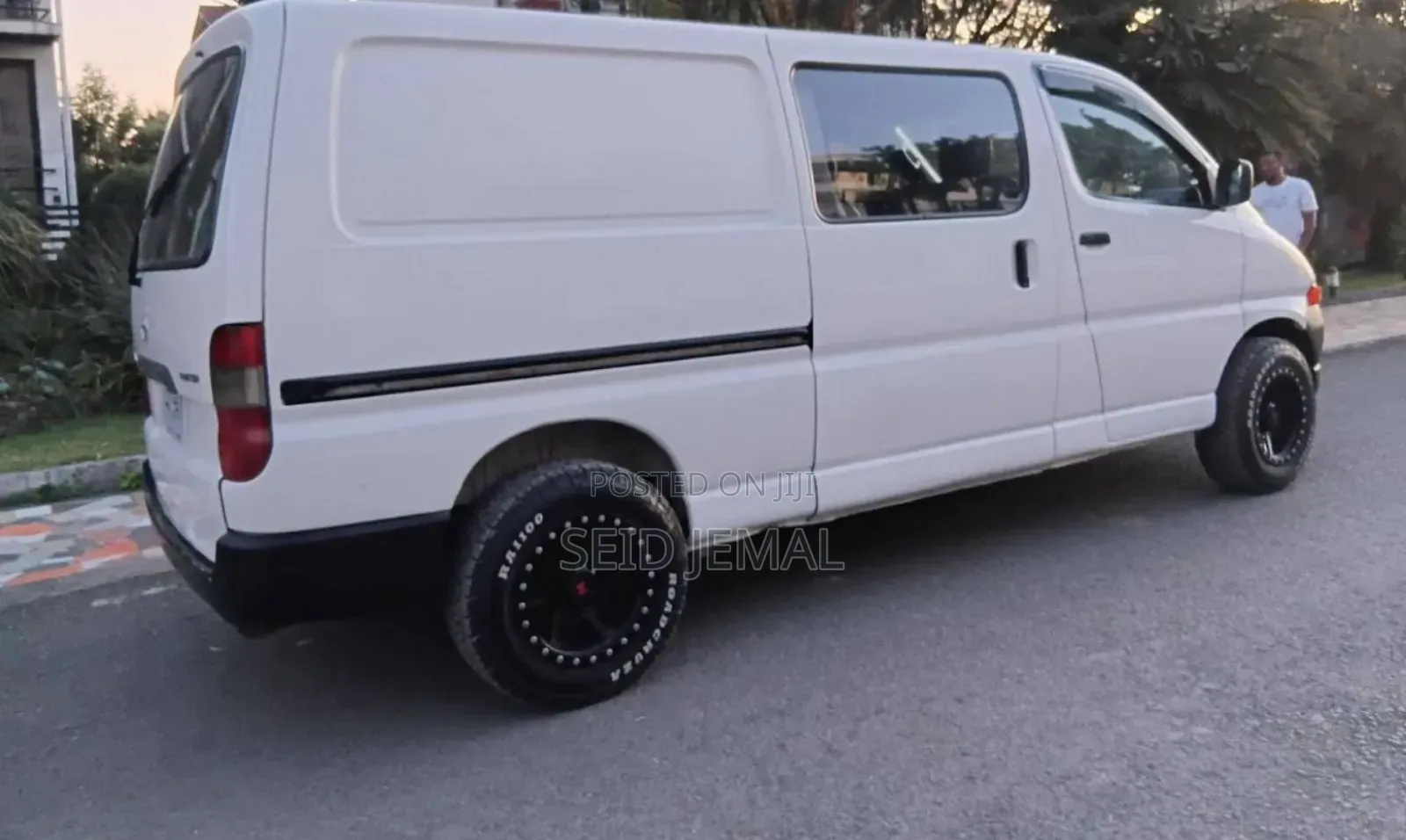 Toyota HiAce 2002 White