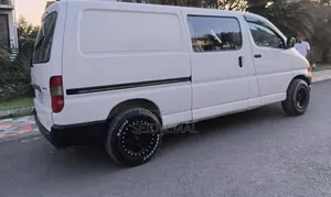 Toyota HiAce 2002 White