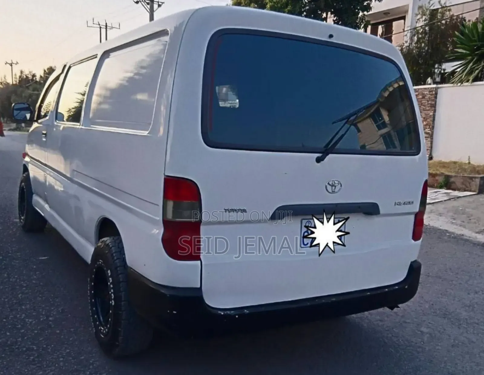 Toyota HiAce 2002 White