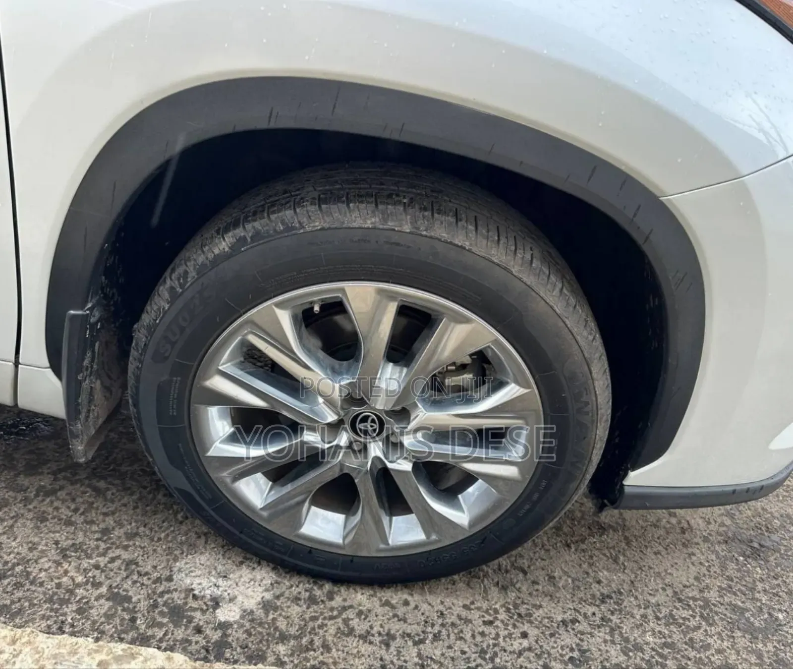 Toyota Highlander Hybrid 2023 Beige