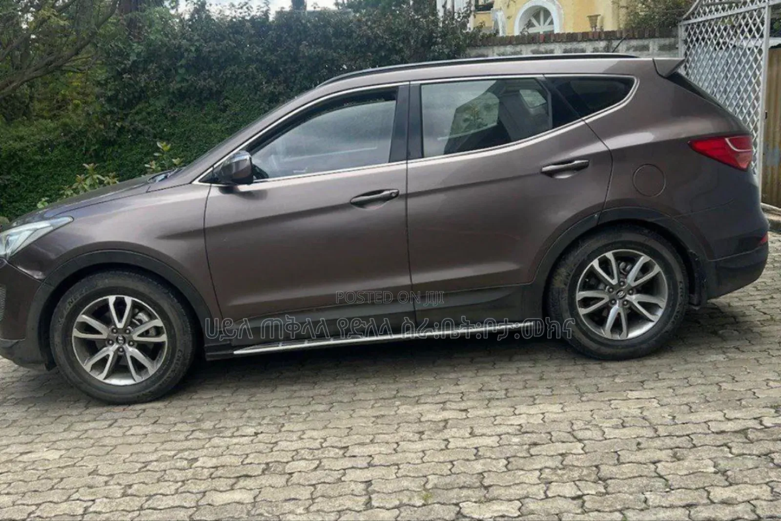 Hyundai Santa Fe 2013 Pink