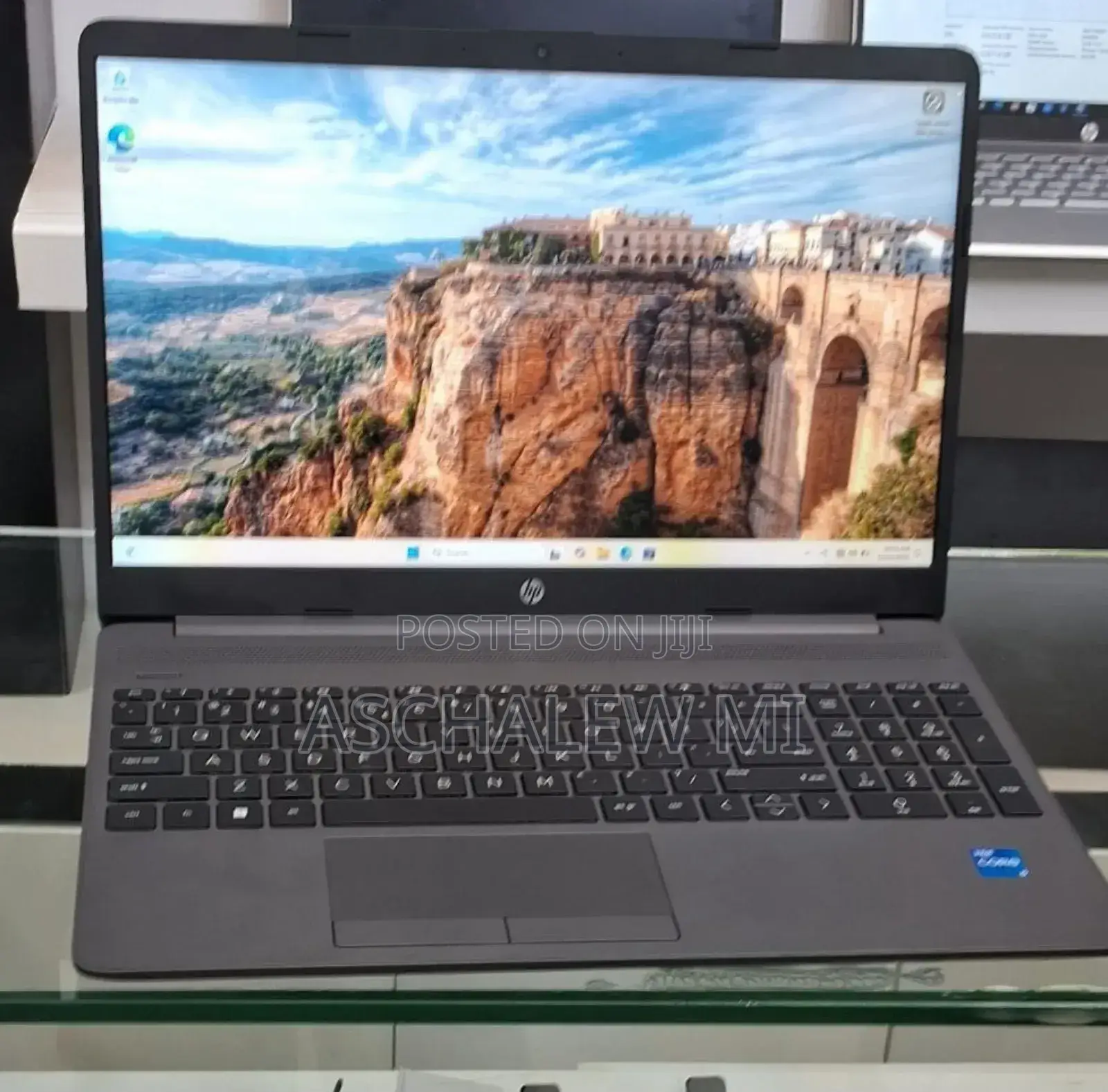 New Laptop HP Pavilion 15 8GB Intel Core i5 SSD 1T