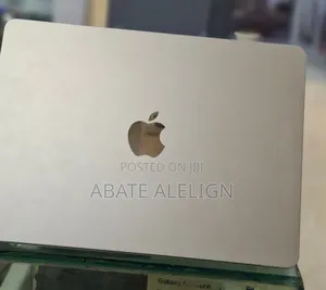 New Laptop Apple MacBook Air 2022 M2 8GB Apple M2 SSD 256GB