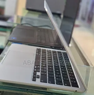 New Laptop Apple MacBook Air 2022 M2 8GB Apple M2 SSD 256GB