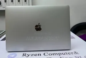 New Laptop Apple MacBook Pro 2017 8GB Intel Core I5 SSD 128GB