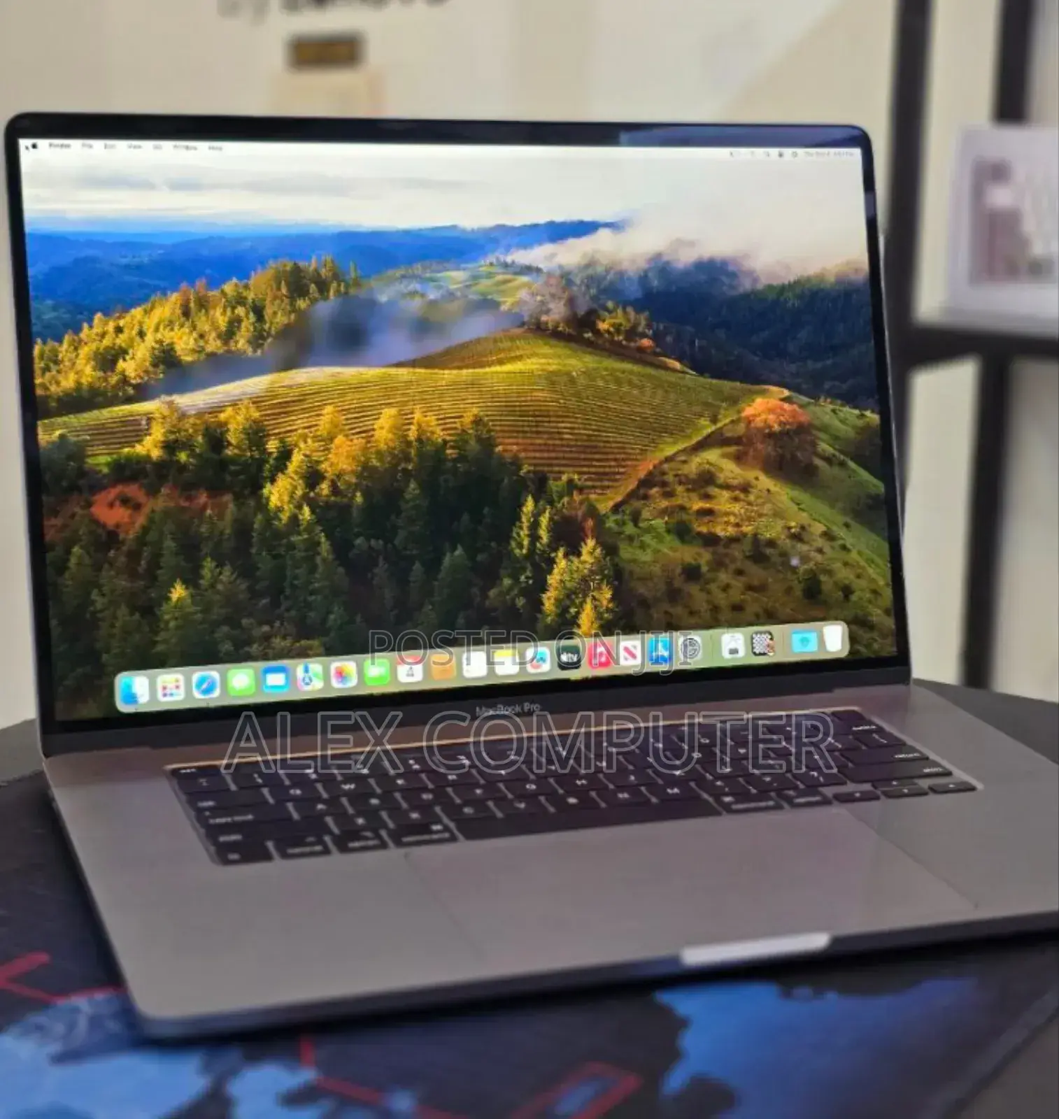 New Laptop Apple MacBook Pro 2019 16GB Intel Core I7 SSD 512GB