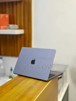 New Laptop Apple MacBook Pro M1 16GB SSD 512GB