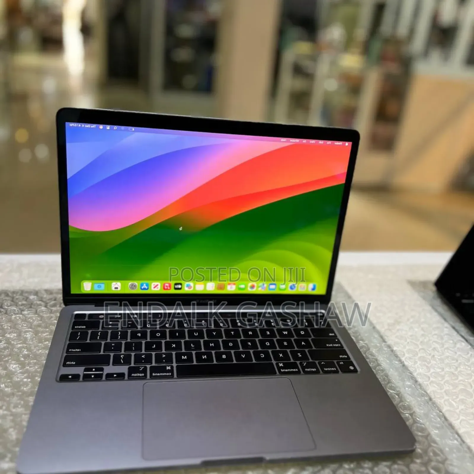 New Laptop Apple MacBook Pro 2020 M1 8GB Apple M1 SSD 256GB