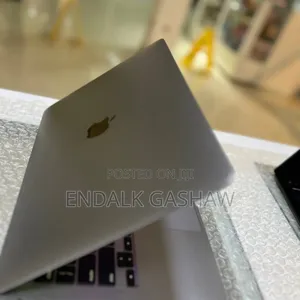 New Laptop Apple MacBook Pro 2020 M1 8GB Apple M1 SSD 256GB