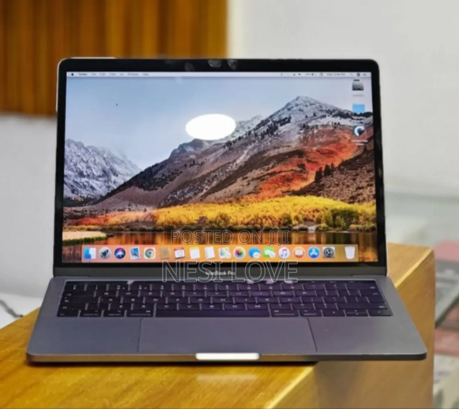 New Laptop Apple MacBook Pro 2019 16GB Intel Core I5 SSD 256GB
