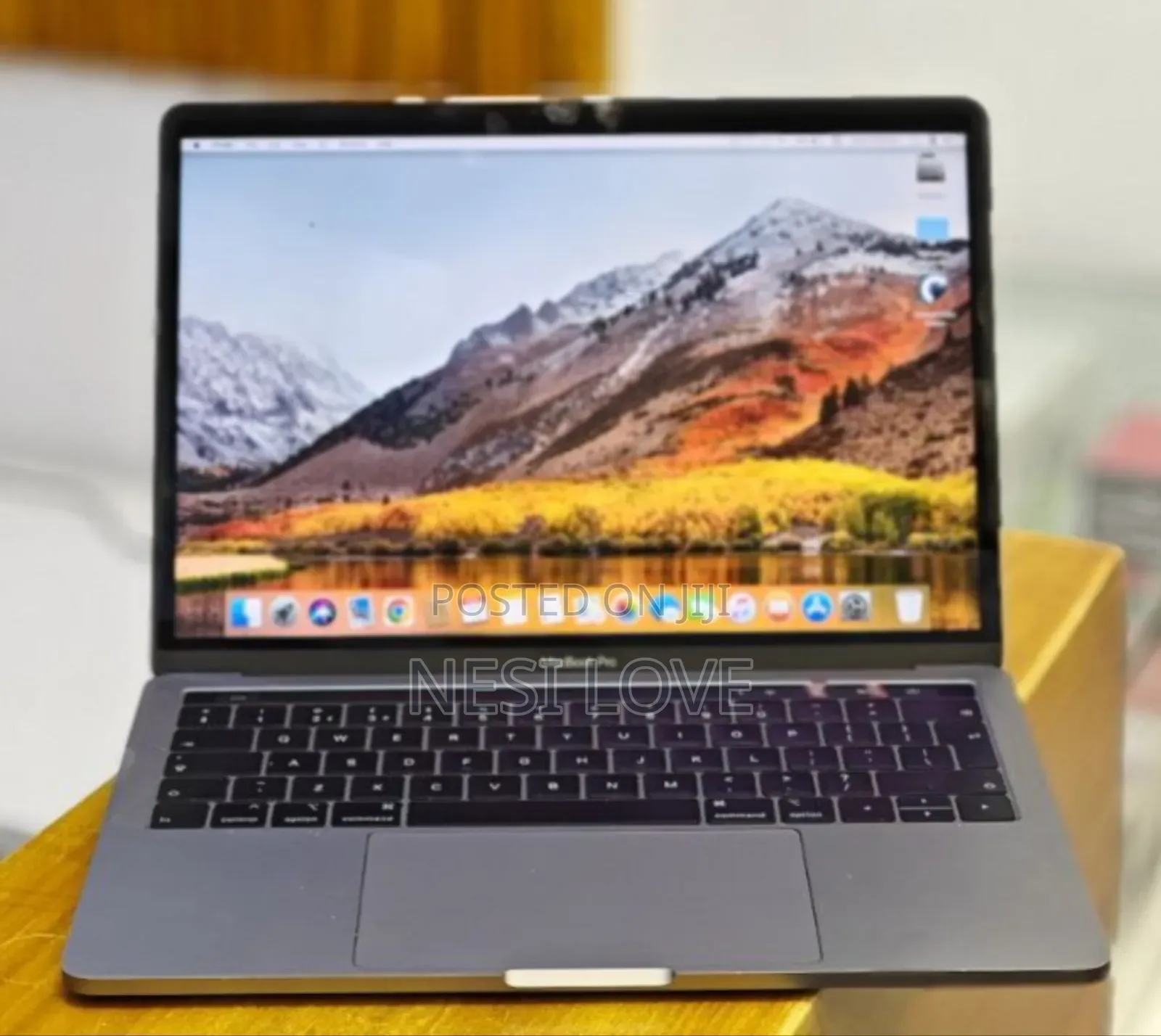 New Laptop Apple MacBook Pro 2019 16GB Intel Core I5 SSD 256GB
