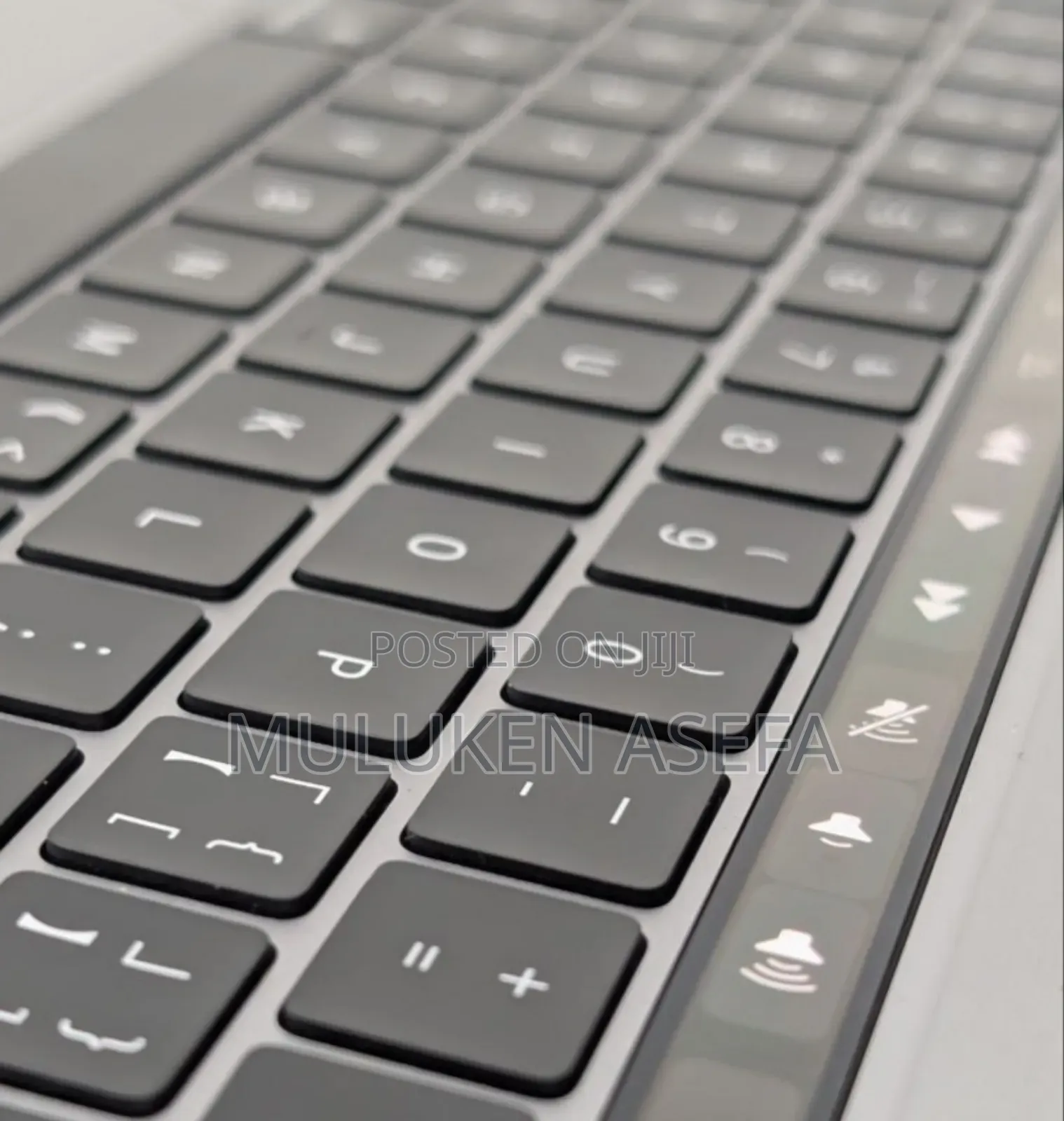 New Laptop Apple MacBook Pro 2022 M2 8GB Intel Core M2 SSD 256GB