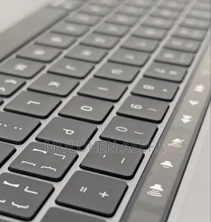 Photo - New Laptop Apple MacBook Pro 2022 M2 8GB Intel Core M2 SSD 256GB