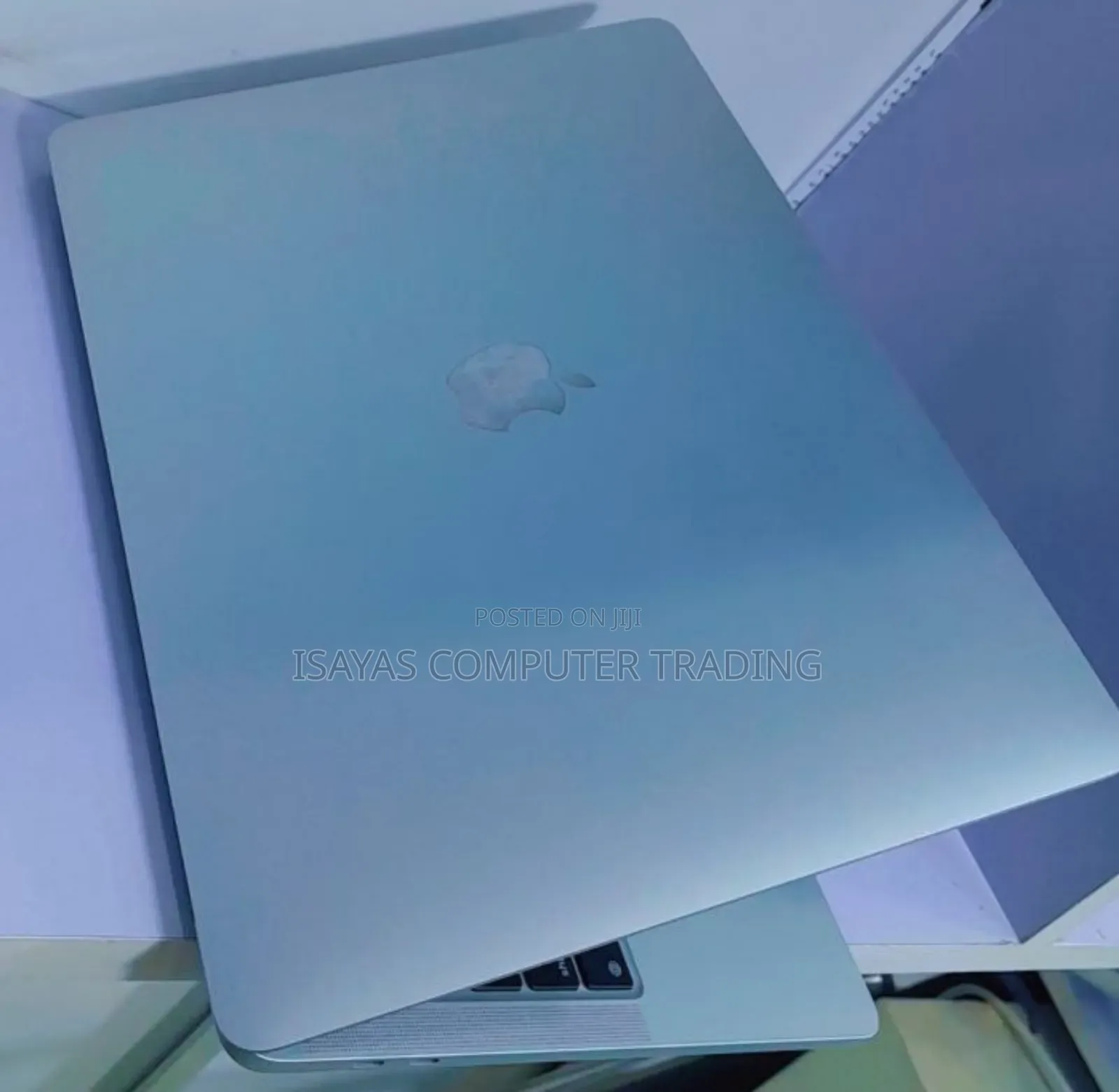 New Laptop Apple MacBook Air 2022 M2 8GB SSD 256GB