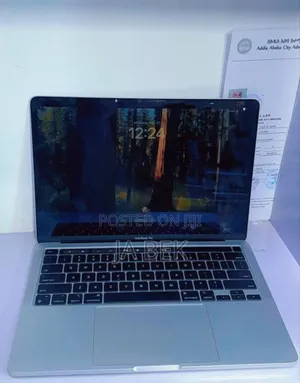 New Laptop Apple MacBook Pro 2022 M2 8GB Apple M2 SSD 256GB