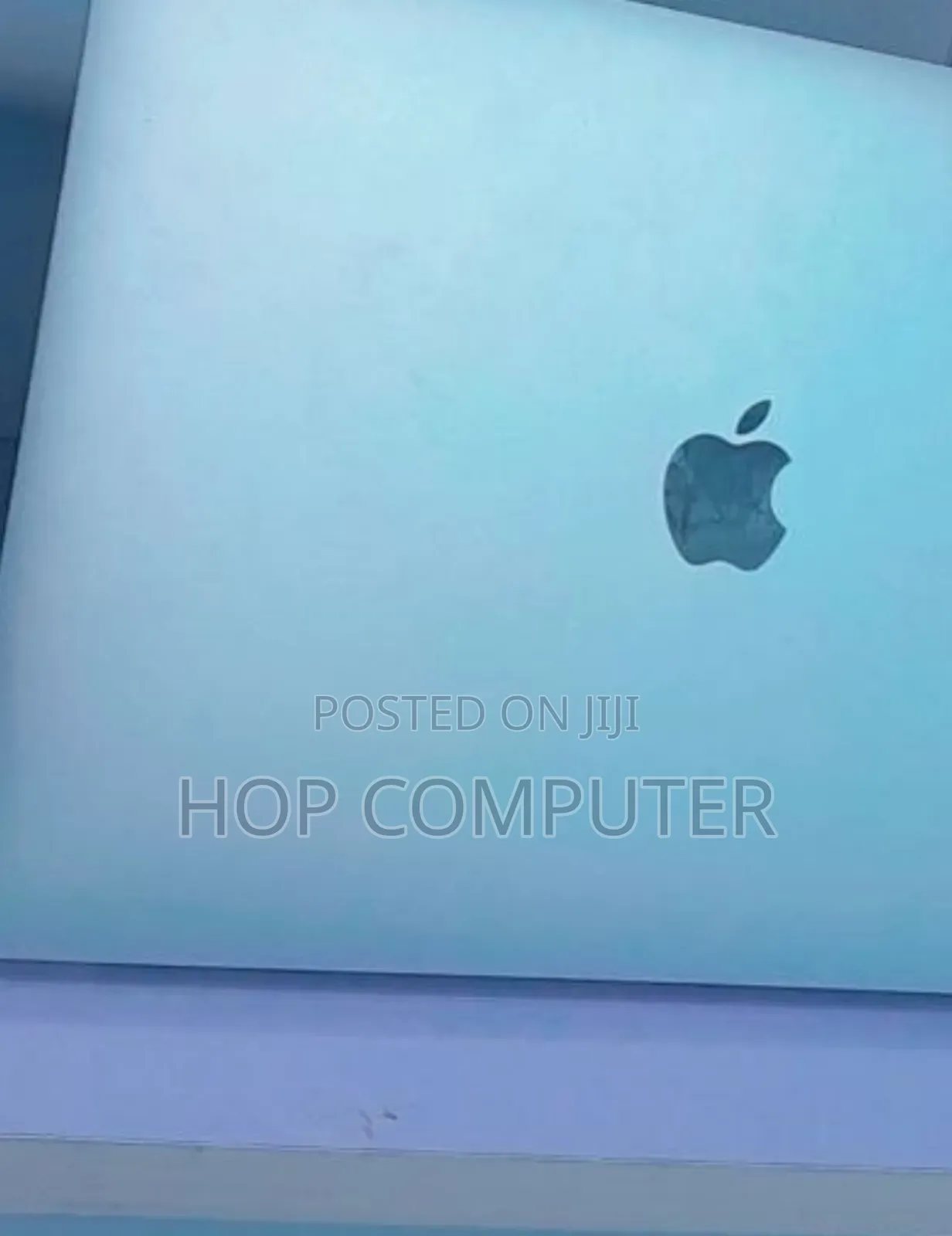 New Laptop Apple MacBook Pro 2022 M2 8GB Apple M2 SSD 256GB