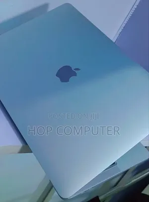 New Laptop Apple MacBook Pro 2022 M2 8GB Apple M2 SSD 256GB