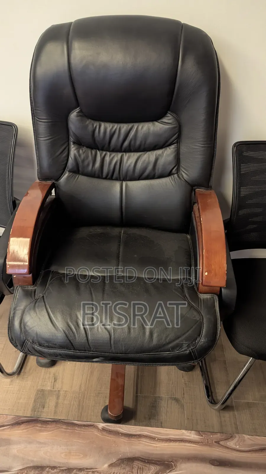 Managerial Chair and Client Chairs