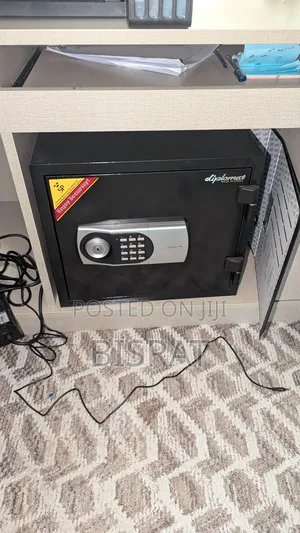 Photo - Diplomat 119e Safe
