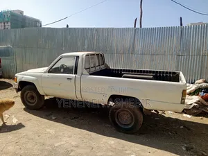 Toyota Hilux 1992 White