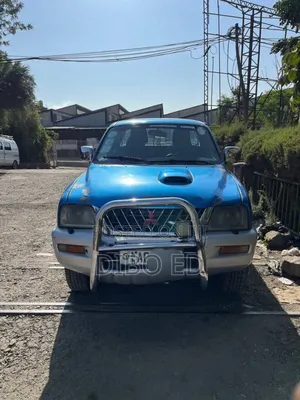 Photo - Mitsubishi L200 2002 Blue