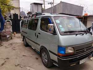 Toyota HiAce 2003 Blue