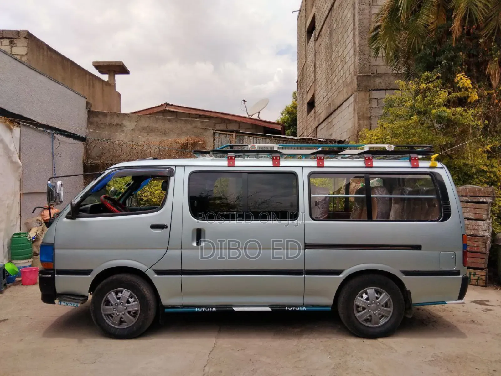 Toyota HiAce 2003 Blue