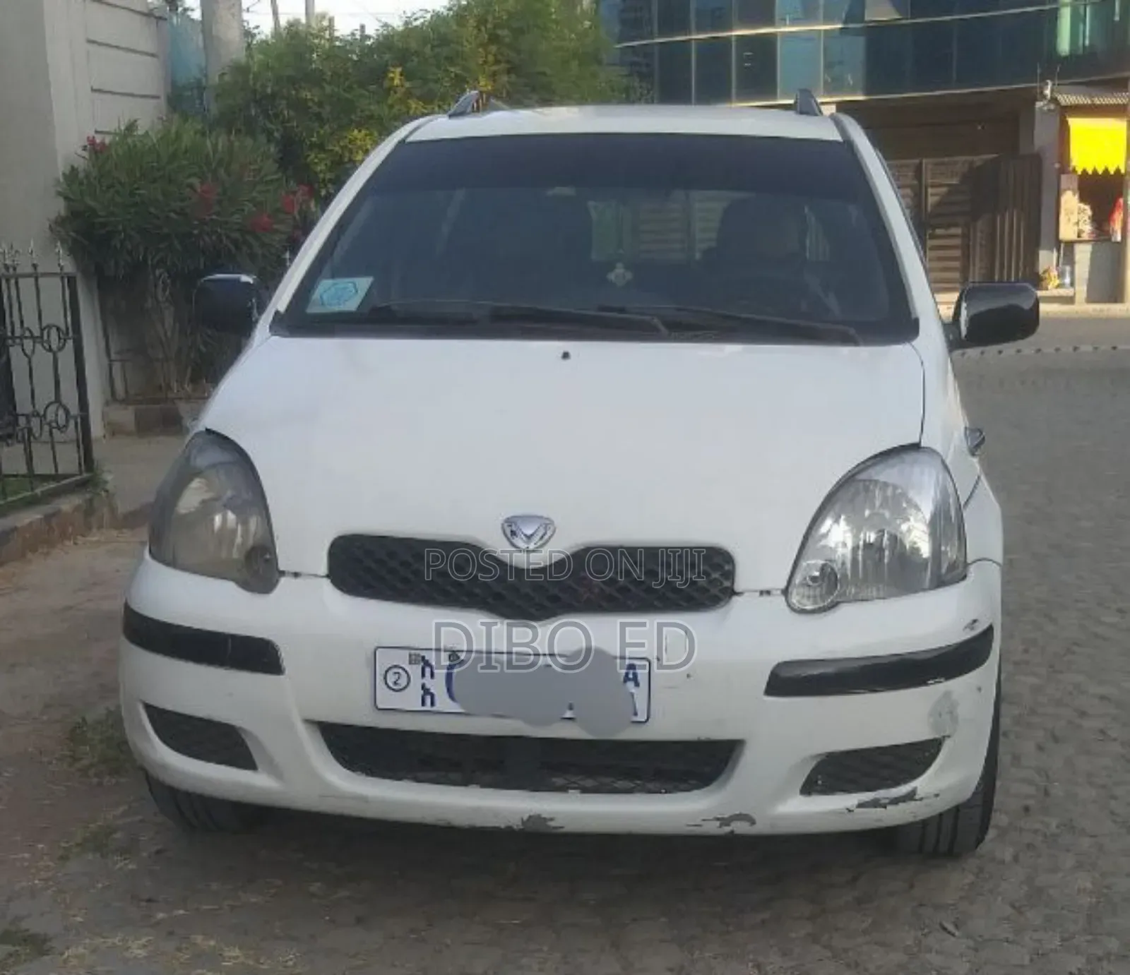 Toyota Vitz 2004 White