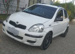 Toyota Vitz 2004 White