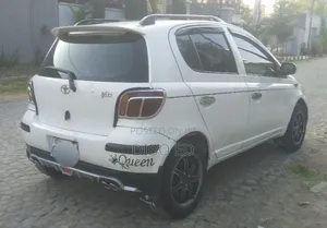 Toyota Vitz 2004 White