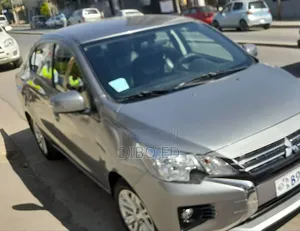 Mitsubishi Attrage 2021 Silver