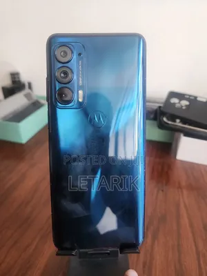 Photo - Motorola Edge 5G UW (2021) 256 GB Blue