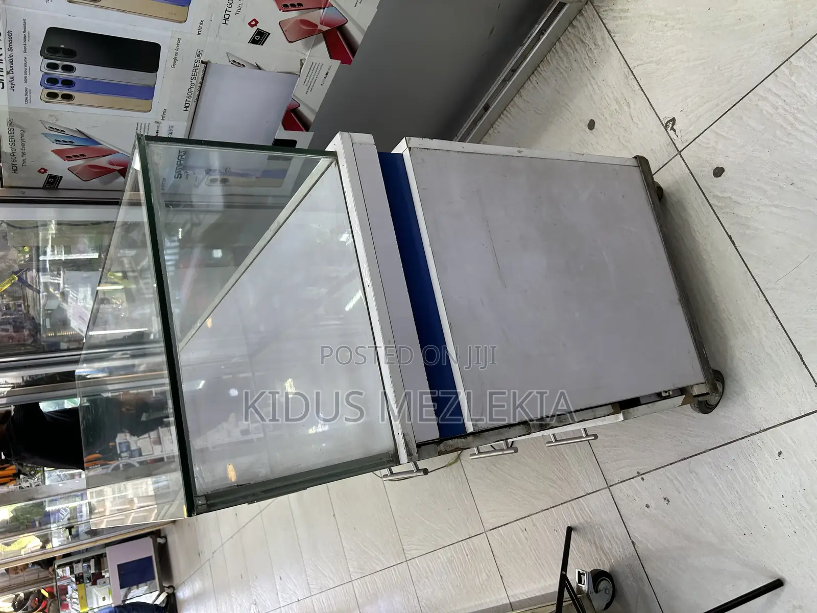 Display 1.60 M Le SLK Bet