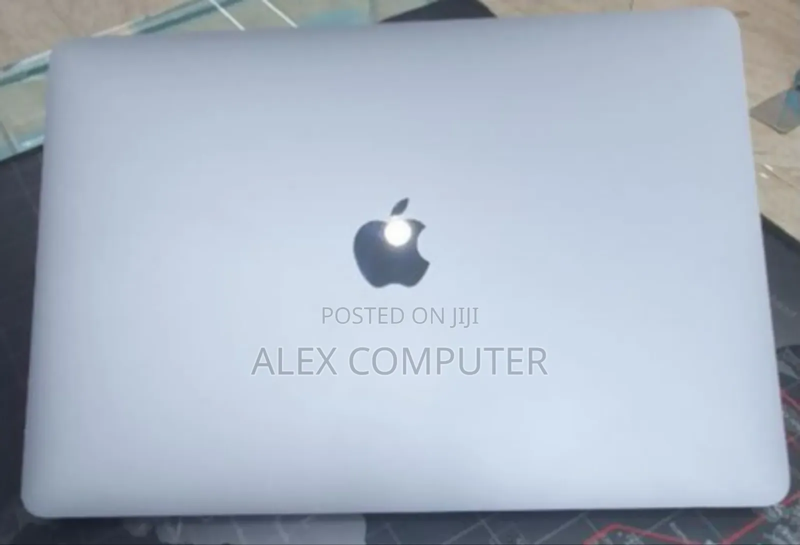 New Laptop Apple MacBook Pro 2022 M2 8GB Apple M2 SSD 256GB