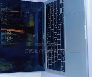 New Laptop Apple MacBook Pro 2022 M2 8GB Apple M2 SSD 256GB