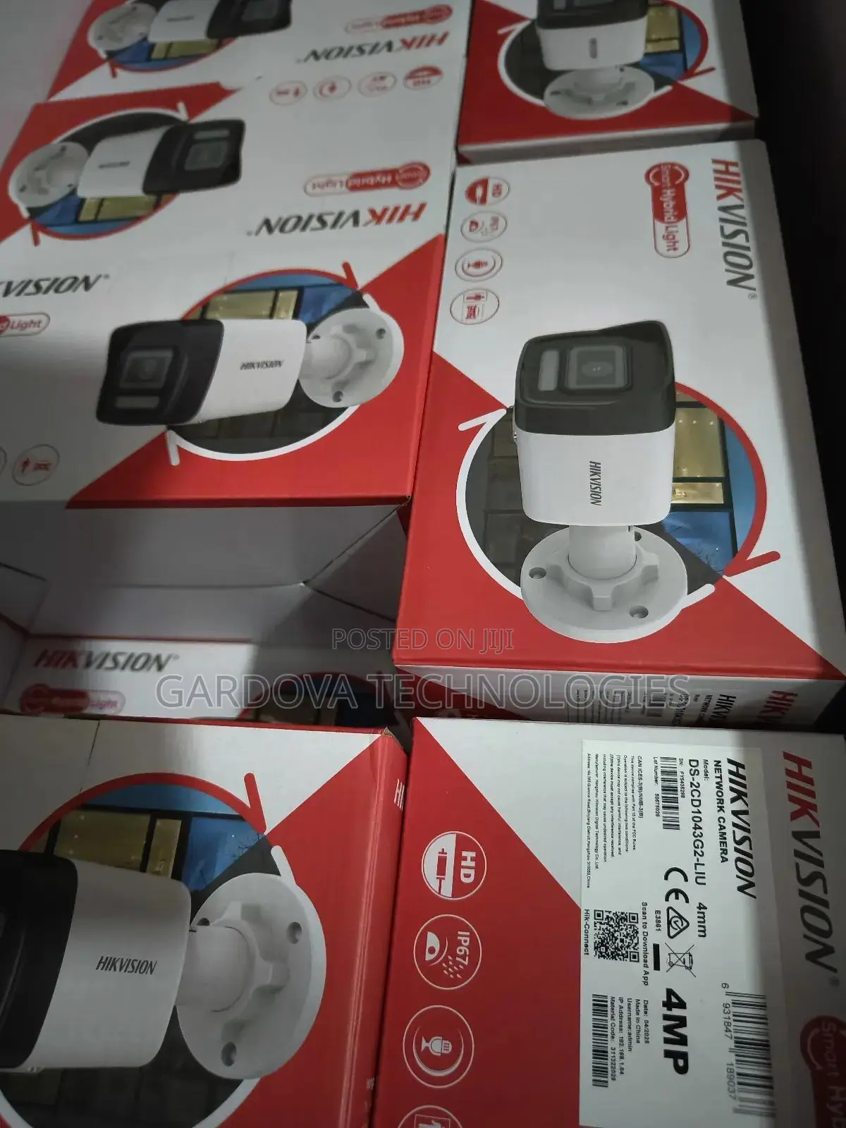 Hikvision 4mp Ip Camera – Smart Hybrid Light | Ds-2cd1143g2-Liu(2.8mm)