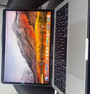 Photo - New Laptop Apple MacBook Pro 2017 8GB Intel Core I5 SSD 128GB