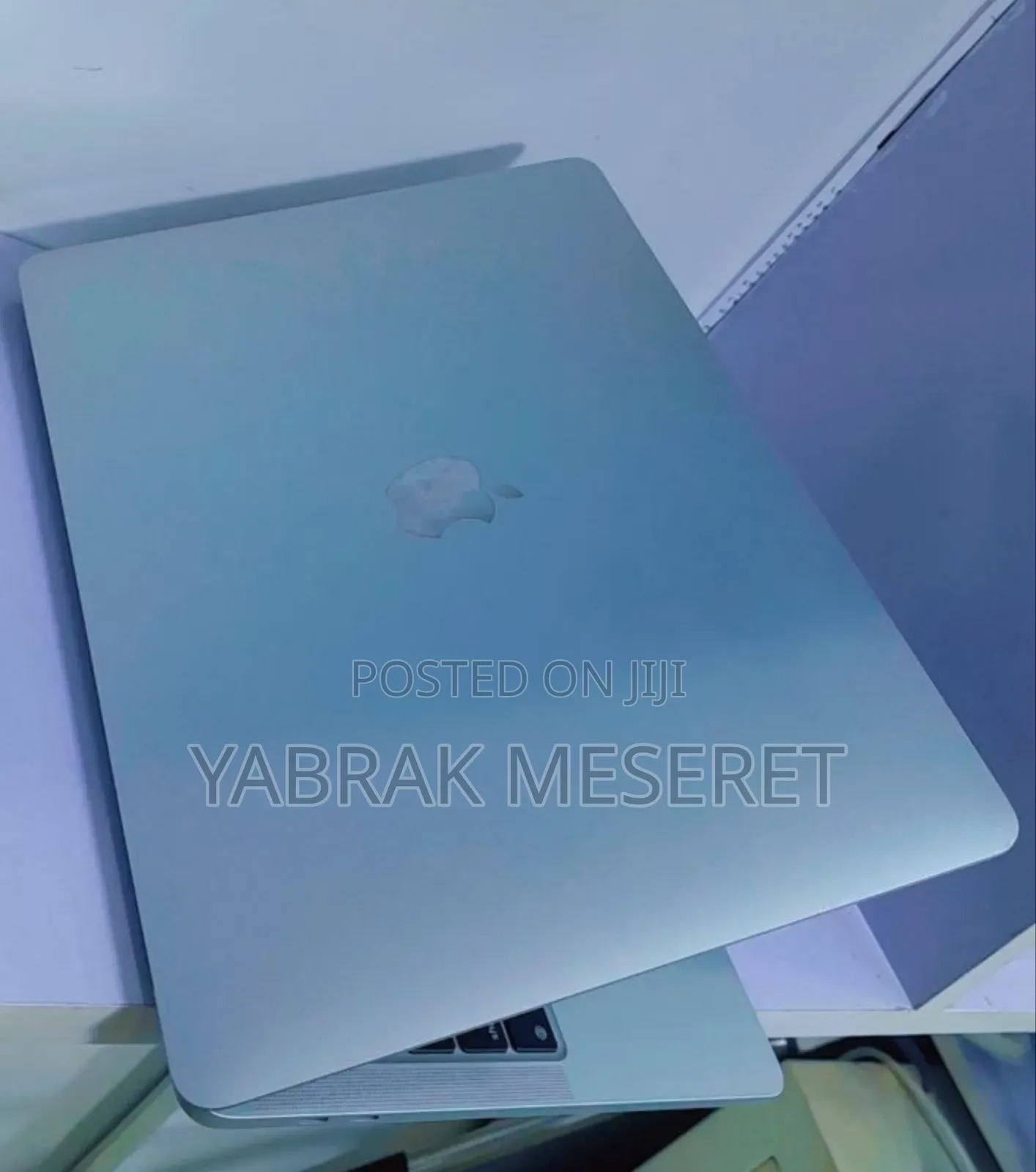 New Laptop Apple MacBook Air 2022 M2 8GB Apple M2 SSD 256GB