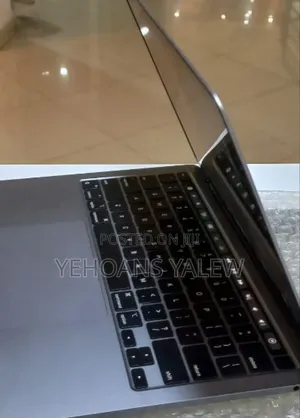 New Laptop Apple MacBook Pro 2020 M1 8GB Apple M1 Pro SSD 256GB